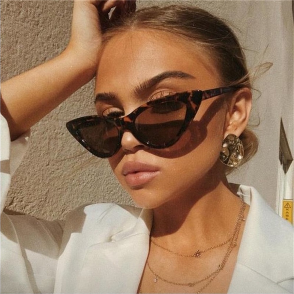 $8 or ‼️BUNDLE 3 CLEARANCE ITEMS FOR $20‼️
Women’s Cat Eye Sunglasses - Picture 3 of 8